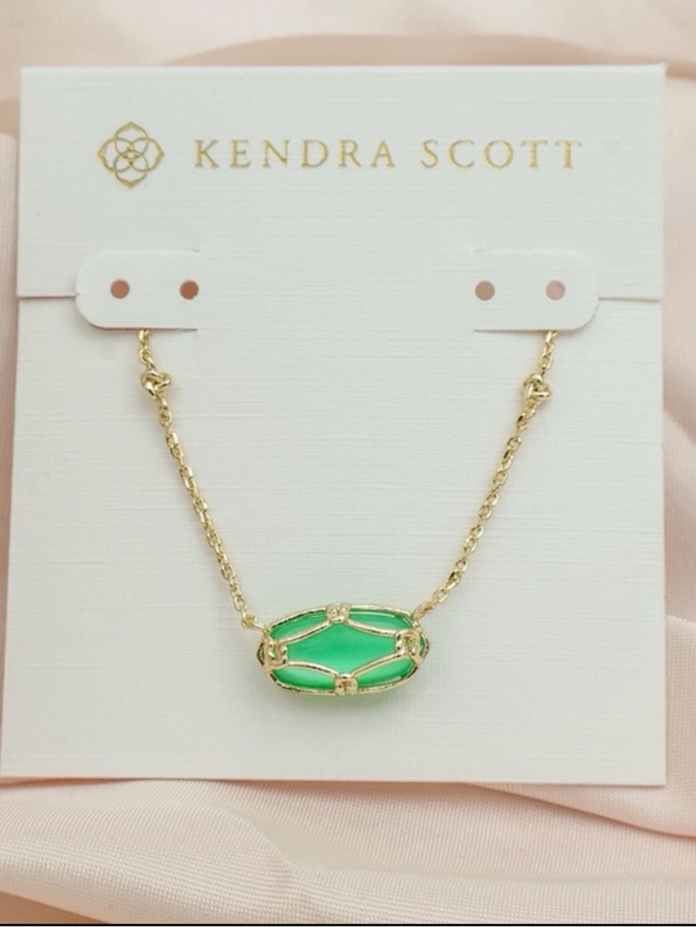 Kendra Scott Elisa Lattice Frame Gold Pendant in mint Green Mother of Pearl - Picture 8 of 8